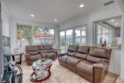 Casa en venta en Miramar, Florida, 3 dormitorios, 143.35 m2 № 1417108 - foto 11