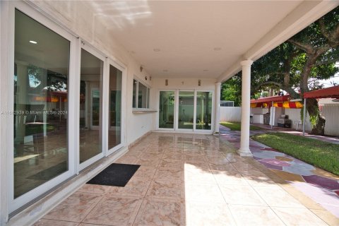 Casa en venta en Miramar, Florida, 3 dormitorios, 143.35 m2 № 1417108 - foto 3