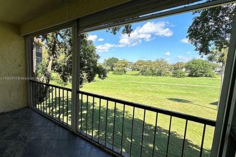 Copropriété à vendre à Lauderhill, Floride: 2 chambres, 104.98 m2 № 1099295 - photo 14