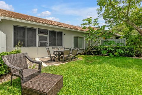 House in Deerfield Beach, Florida 2 bedrooms, 132.2 sq.m. № 1293612 - photo 21