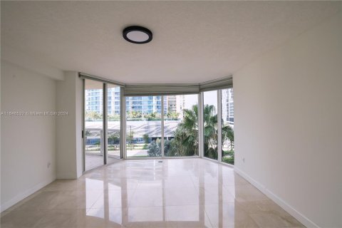 Condominio en venta en Sunny Isles Beach, Florida, 2 dormitorios, 147.71 m2 № 1329803 - foto 19