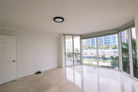 Condominio en venta en Sunny Isles Beach, Florida, 2 dormitorios, 147.71 m2 № 1329803 - foto 28