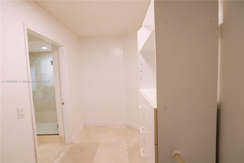 Condominio en venta en Sunny Isles Beach, Florida, 2 dormitorios, 147.71 m2 № 1329803 - foto 27