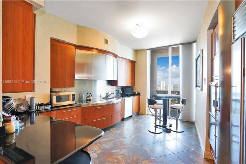 Condo in Sunny Isles Beach, Florida, 3 bedrooms  № 1383005 - photo 7