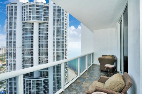 Condo in Sunny Isles Beach, Florida, 3 bedrooms  № 1383005 - photo 24