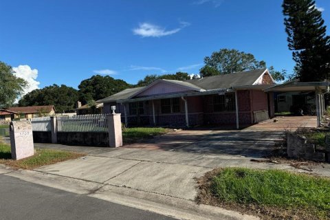 House in PALM RIVER TOWNHOMES in Tampa, Florida 3 bedrooms, 126.35 sq.m. № 1366860 - photo 2