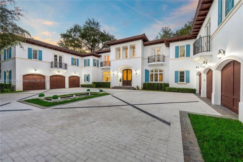 Villa ou maison à vendre à Coral Gables, Floride: 8 chambres, 1085.47 m2 № 1389600 - photo 3