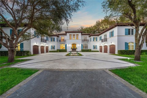 Villa ou maison à vendre à Coral Gables, Floride: 8 chambres, 1085.47 m2 № 1389600 - photo 1