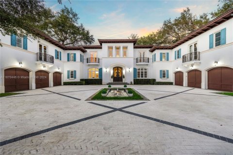 Villa ou maison à vendre à Coral Gables, Floride: 8 chambres, 1085.47 m2 № 1389600 - photo 2