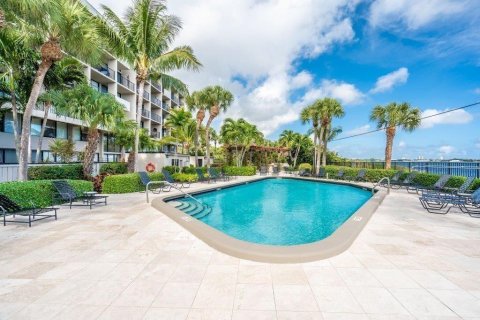 Condo in West Palm Beach, Florida, 1 bedroom  № 1141548 - photo 4