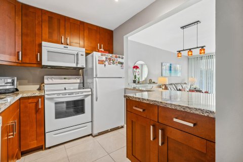 Condo in West Palm Beach, Florida, 1 bedroom  № 1141548 - photo 3