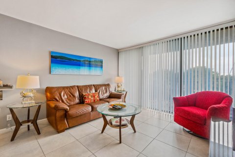 Condo in West Palm Beach, Florida, 1 bedroom  № 1141548 - photo 12