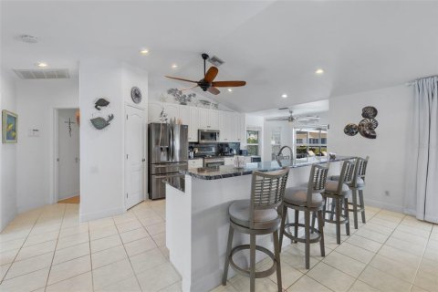 Casa en venta en Cape Coral, Florida, 3 dormitorios, 162.02 m2 № 831422 - foto 10