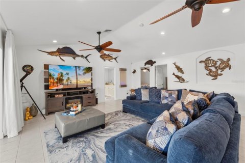 Casa en venta en Cape Coral, Florida, 3 dormitorios, 162.02 m2 № 831422 - foto 6
