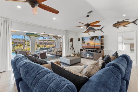 Casa en venta en Cape Coral, Florida, 3 dormitorios, 162.02 m2 № 831422 - foto 5