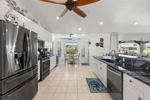 Casa en venta en Cape Coral, Florida, 3 dormitorios, 162.02 m2 № 831422 - foto 9