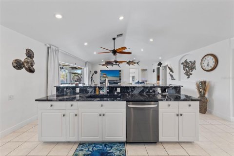 Casa en venta en Cape Coral, Florida, 3 dormitorios, 162.02 m2 № 831422 - foto 8