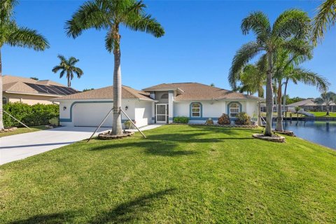 Casa en venta en Cape Coral, Florida, 3 dormitorios, 162.02 m2 № 831422 - foto 3