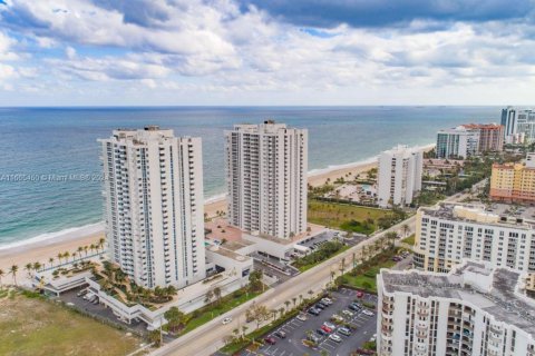 Copropriété à vendre à Pompano Beach, Floride: 2 chambres, 145.86 m2 № 1378732 - photo 2