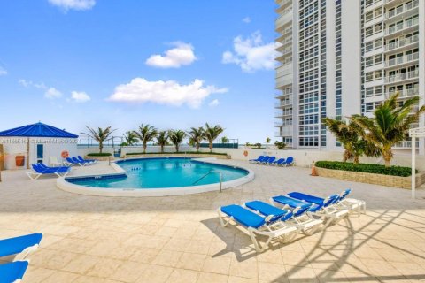 Condominio en venta en Pompano Beach, Florida, 2 dormitorios, 145.86 m2 № 1378732 - foto 14