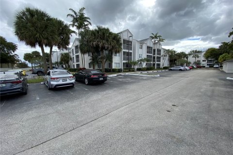 Condo in Tamarac, Florida, 1 bedroom  № 1378775 - photo 21