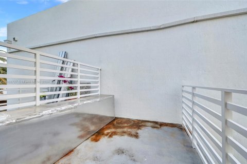 Townhouse in Homestead, Florida 4 bedrooms, 148.64 sq.m. № 1378689 - photo 19