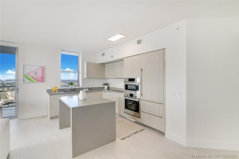 Condominio en alquiler en Hollywood, Florida, 3 dormitorios, 126.44 m2 № 9365 - foto 7