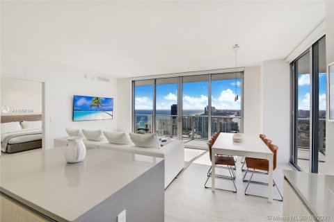 Condominio en alquiler en Hollywood, Florida, 3 dormitorios, 126.44 m2 № 9365 - foto 11