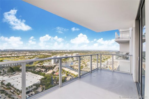 Copropriété à louer à Hollywood, Floride: 3 chambres, 126.44 m2 № 9365 - photo 16