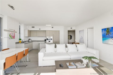 Condominio en alquiler en Hollywood, Florida, 3 dormitorios, 126.44 m2 № 9365 - foto 14