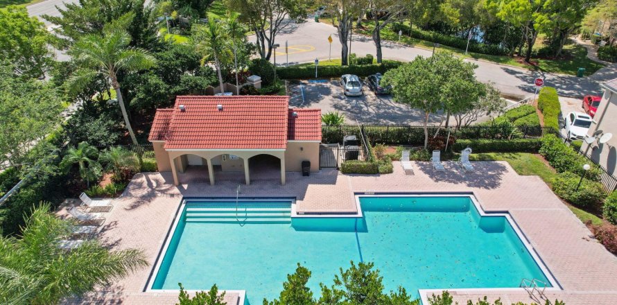 Villa ou maison à Coral Springs, Floride 3 chambres, 164.62 m2 № 1142457