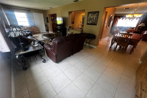 House in Tamarac, Florida 2 bedrooms, 155.8 sq.m. № 816104 - photo 25