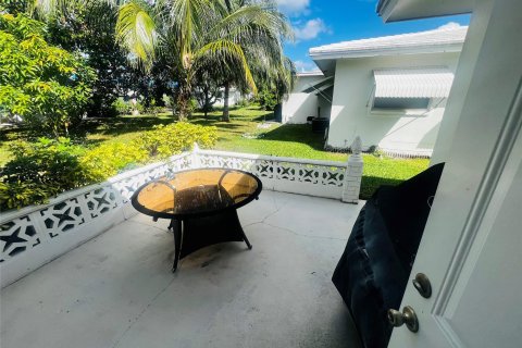 Casa en venta en Tamarac, Florida, 2 dormitorios, 155.8 m2 № 816104 - foto 9