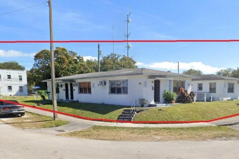 Immobilier commercial à vendre à Miami, Floride: 460.42 m2 № 1095161 - photo 2