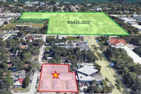 Propiedad comercial en venta en Miami, Florida, 460.42 m2 № 1095161 - foto 3