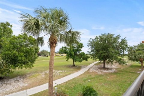 Townhouse in Punta Gorda, Florida 2 bedrooms, 126.25 sq.m. № 1201217 - photo 13