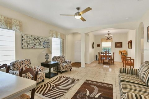 Villa ou maison à louer à Bradenton, Floride: 3 chambres, 140.19 m2 № 1386412 - photo 5