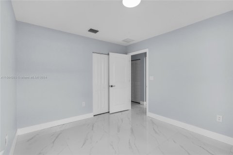 Casa en venta en Homestead, Florida, 3 dormitorios, 103.86 m2 № 1100504 - foto 11