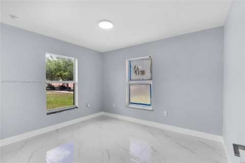 Casa en venta en Homestead, Florida, 3 dormitorios, 103.86 m2 № 1100504 - foto 10