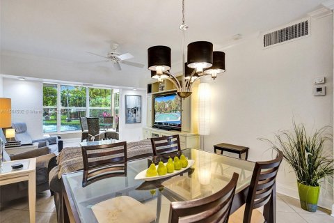 Condominio en venta en Lauderdale Lakes, Florida, 2 dormitorios, 87.7 m2 № 1100544 - foto 2