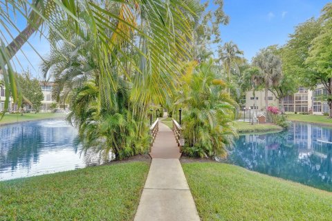 Condominio en venta en Lauderdale Lakes, Florida, 2 dormitorios, 87.7 m2 № 1100544 - foto 14