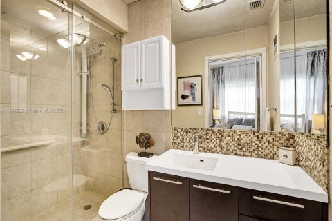 Condominio en venta en Lauderdale Lakes, Florida, 2 dormitorios, 87.7 m2 № 1100544 - foto 9