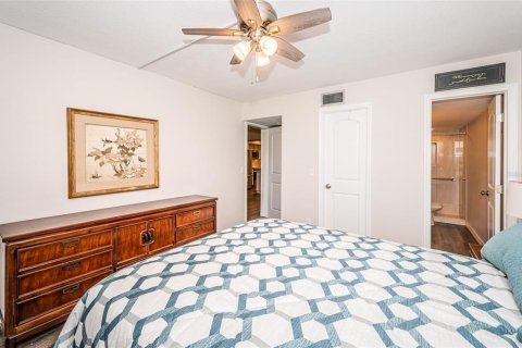 Condo in Palm Harbor, Florida, 2 bedrooms  № 1375203 - photo 30