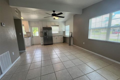 House in Port Charlotte, Florida 2 bedrooms, 56.58 sq.m. № 1371659 - photo 7