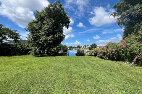 Villa ou maison à louer à Port Charlotte, Floride: 2 chambres, 56.58 m2 № 1371659 - photo 2