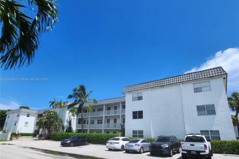 Copropriété à louer à Fort Lauderdale, Floride: 2 chambres, 79.9 m2 № 1370672 - photo 25