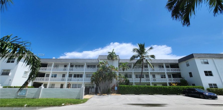 Condominio en Fort Lauderdale, Florida, 2 dormitorios  № 1370672