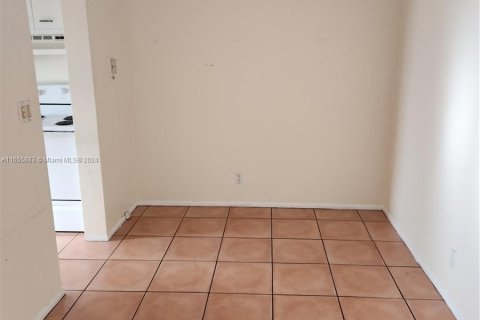 Condo in Fort Lauderdale, Florida, 2 bedrooms  № 1370672 - photo 6