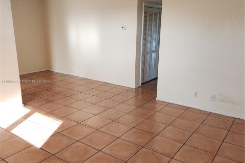 Copropriété à louer à Fort Lauderdale, Floride: 2 chambres, 79.9 m2 № 1370672 - photo 4