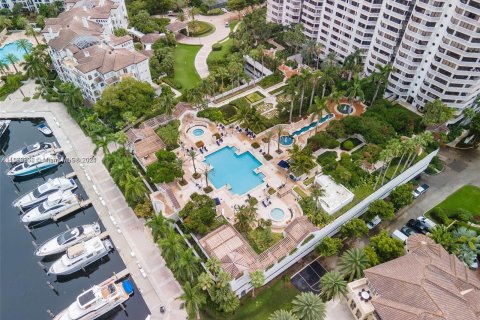 Condominio en venta en Aventura, Florida, 2 dormitorios, 144.93 m2 № 1101825 - foto 2